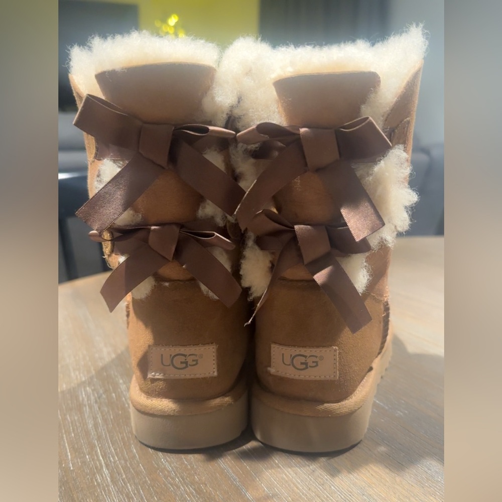 Women Bailey Bow II UGG Chestnut Brown Boots size 7